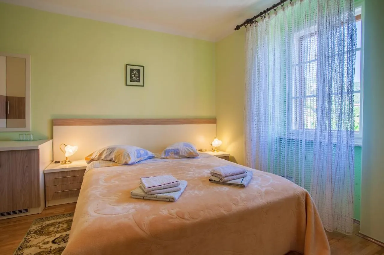 Casa de hóspedes Rooms With A Parking Space Cres - 2512