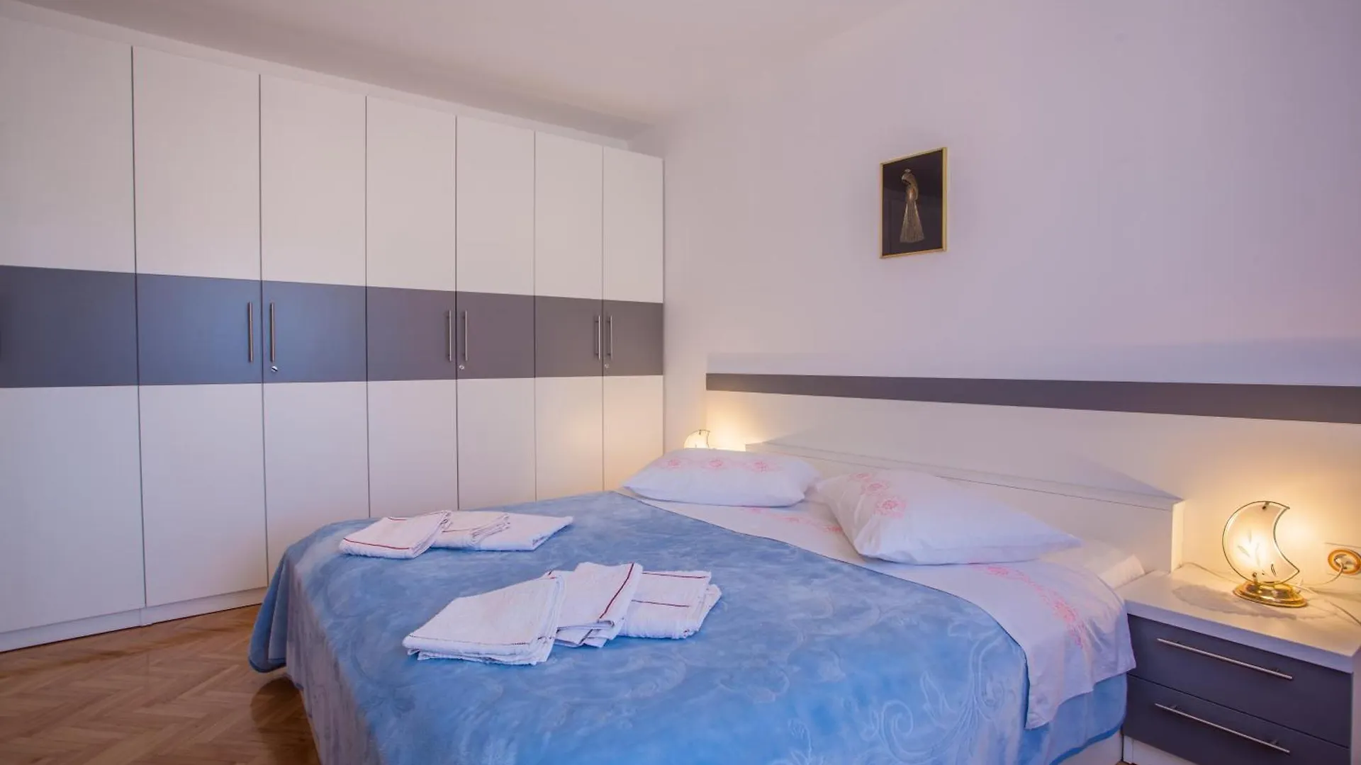 Guest house Rooms With A Parking Space Cres - 2512